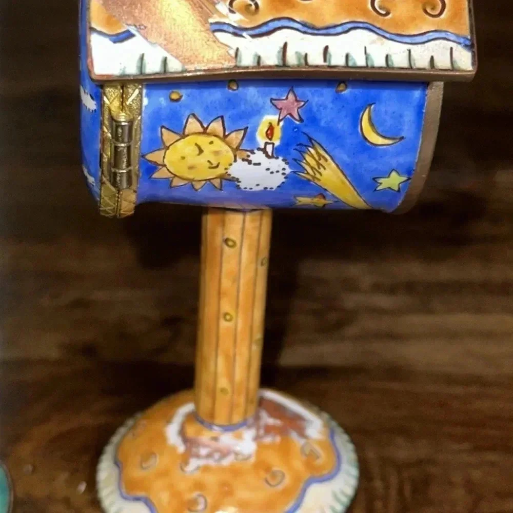 VTG Set of 2 US Mail Stamp Holder Birdhouses Kelvin Chen 2004 / 2002 - Picture 12 of 16